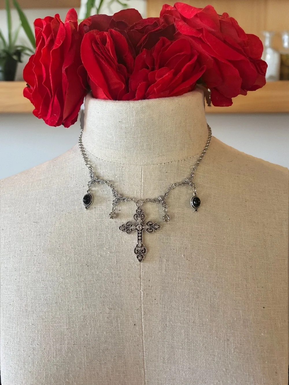 Vintage-Inspired Silver Cross Necklace Set with Black Stone Accents Rhinestones